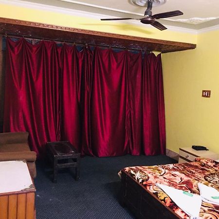 Kashmir Hill Town Hotel Srīnagar Kültér fotó