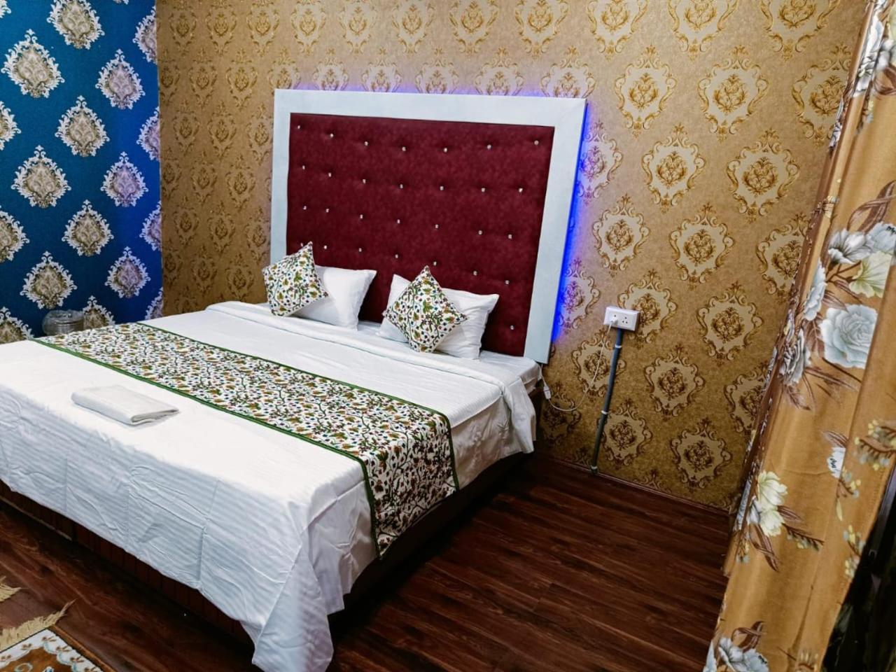 Kashmir Hill Town Hotel Srīnagar Kültér fotó