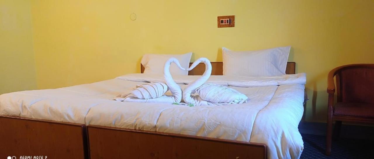 Kashmir Hill Town Hotel Srīnagar Kültér fotó