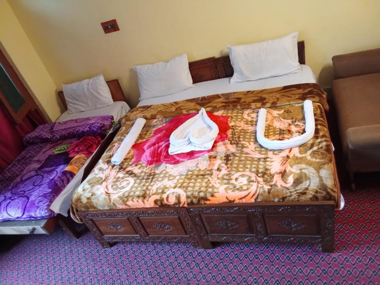 Kashmir Hill Town Hotel Srīnagar Kültér fotó