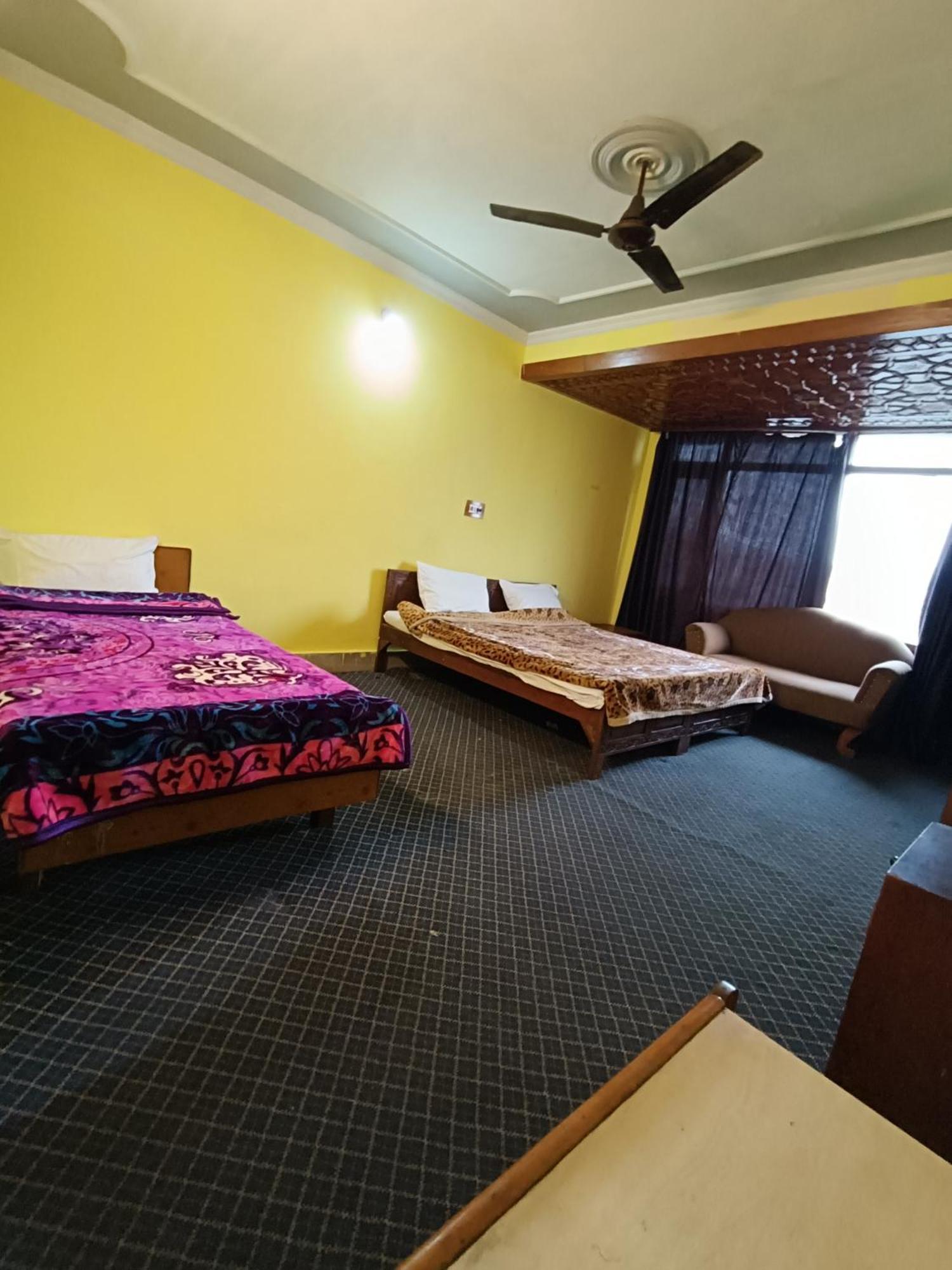 Kashmir Hill Town Hotel Srīnagar Kültér fotó
