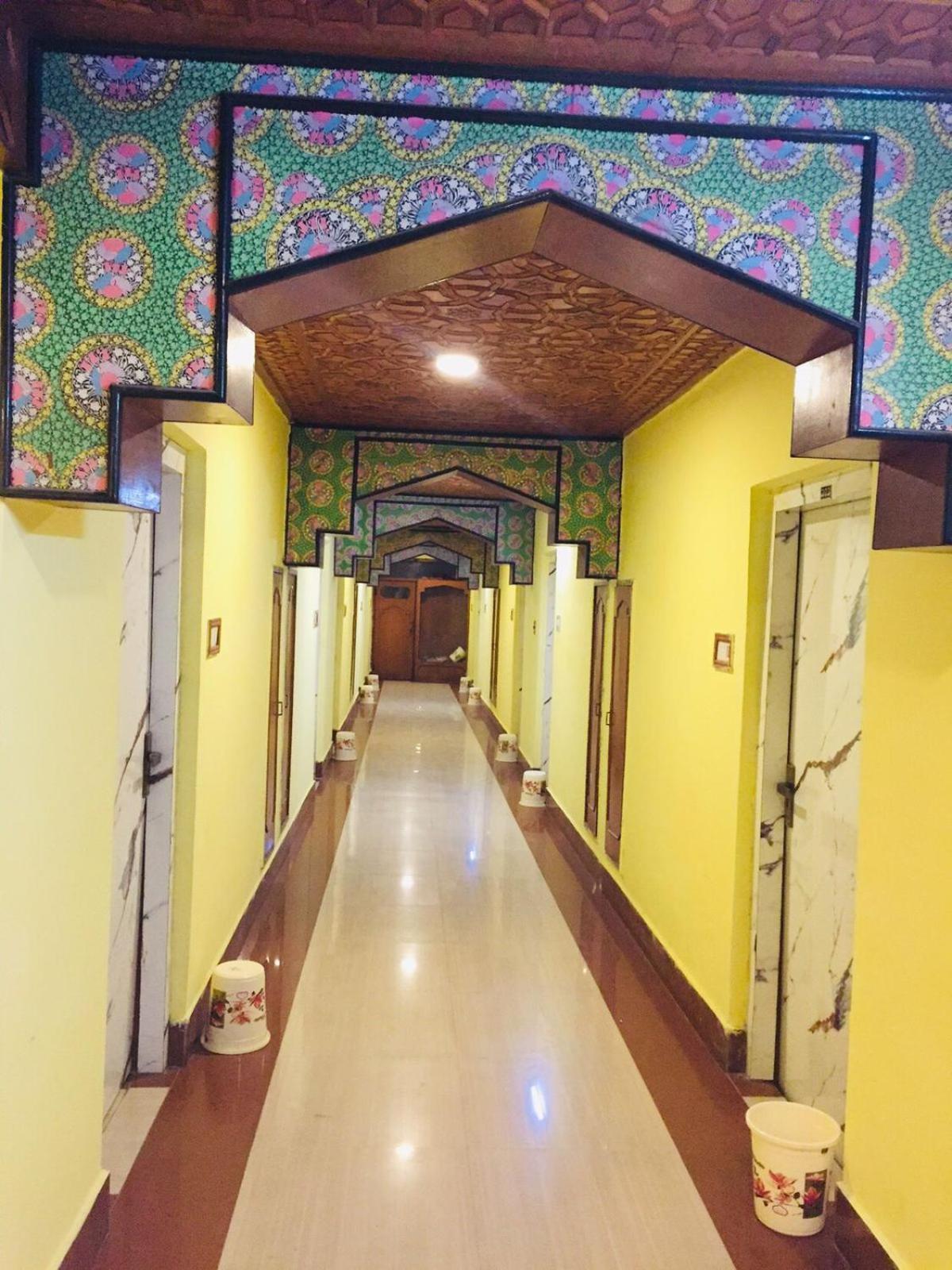 Kashmir Hill Town Hotel Srīnagar Kültér fotó